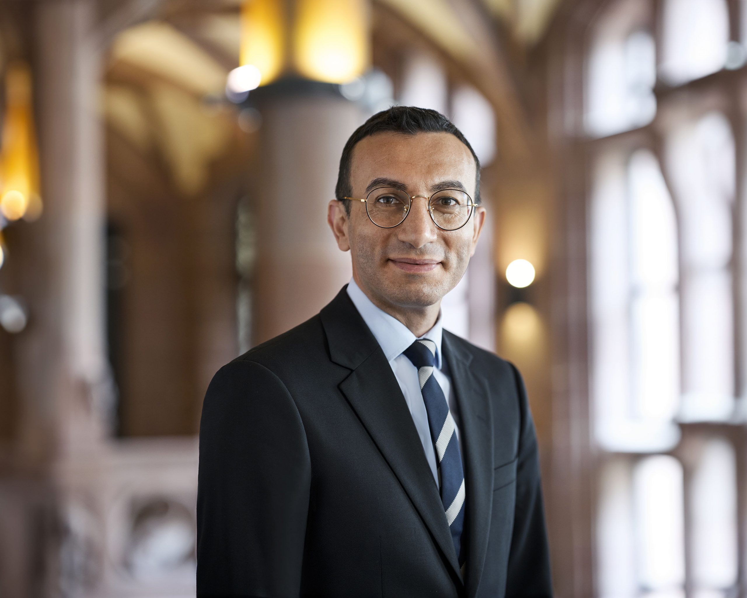 Porträt von Mike Josef, dem Oberbürgermeister von Frankfurt am Main